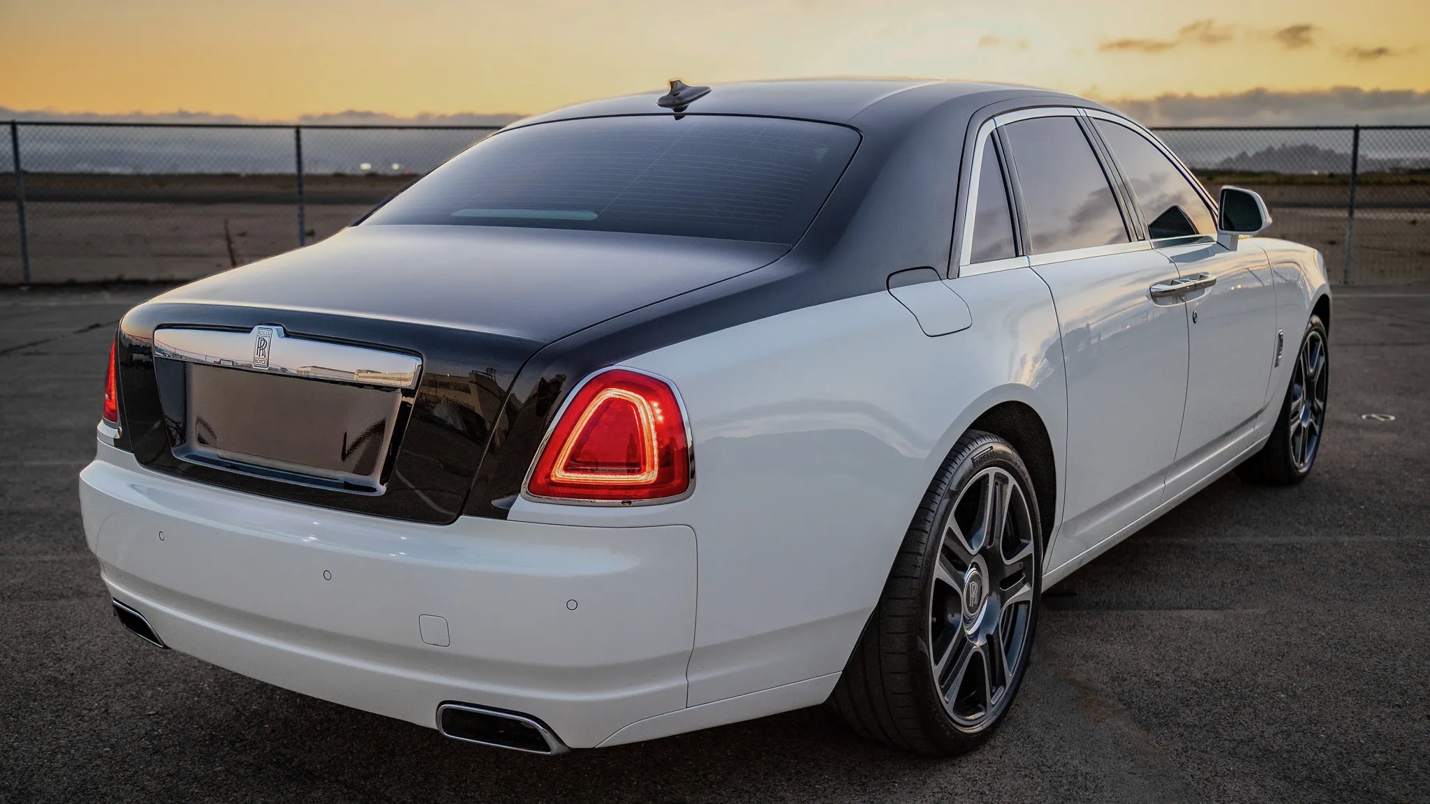 2017 Rolls-Royce Ghost — view 1